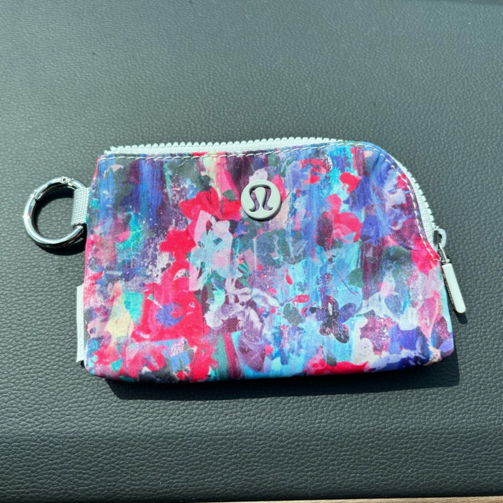 Lululemon Clippable Card Pouch